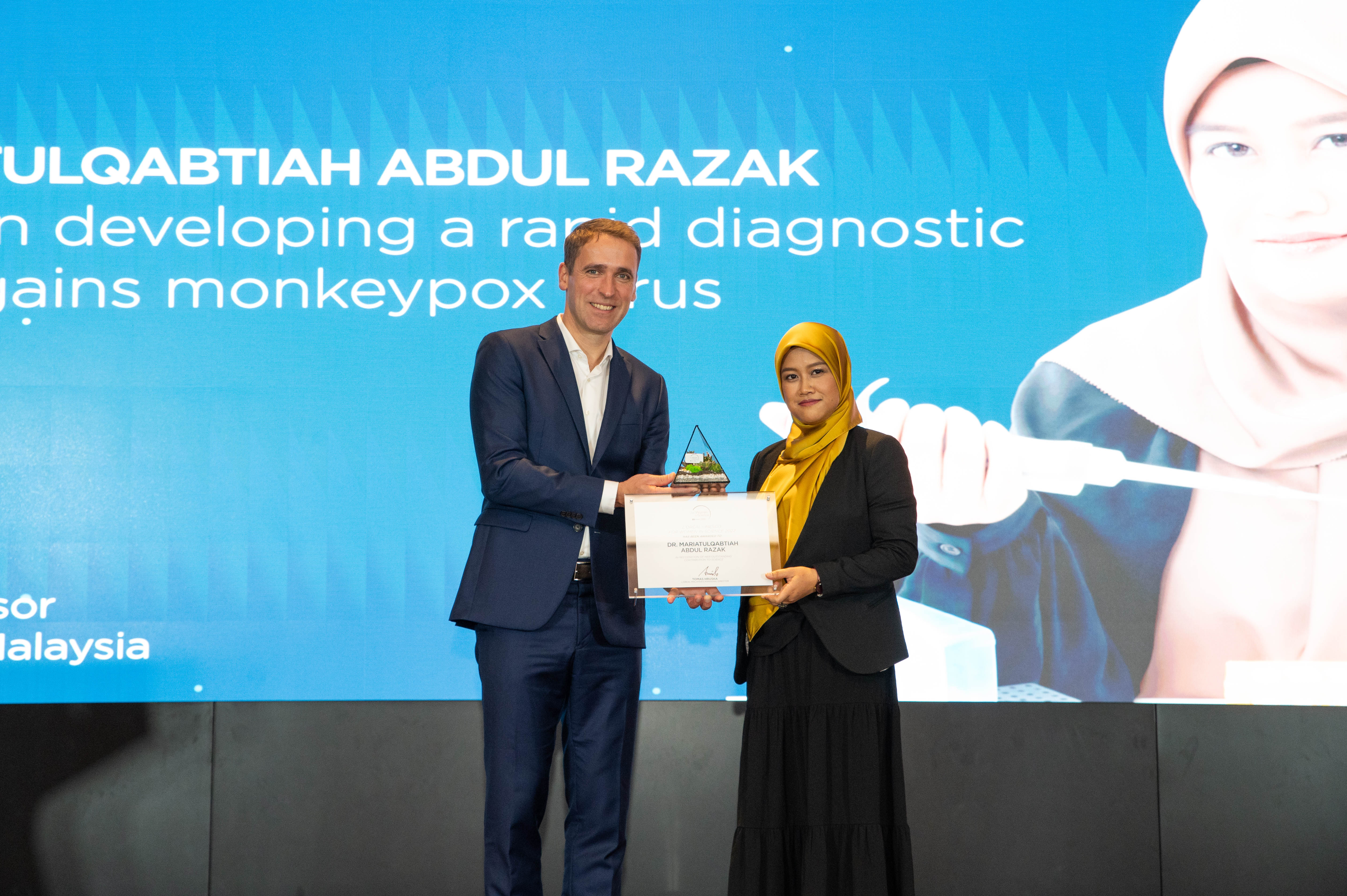 Prof. Madya Dr. Mariatulqabtiah Abdul Razak Terima Anugerah L’Oreal-UNESCO For Women in Science 